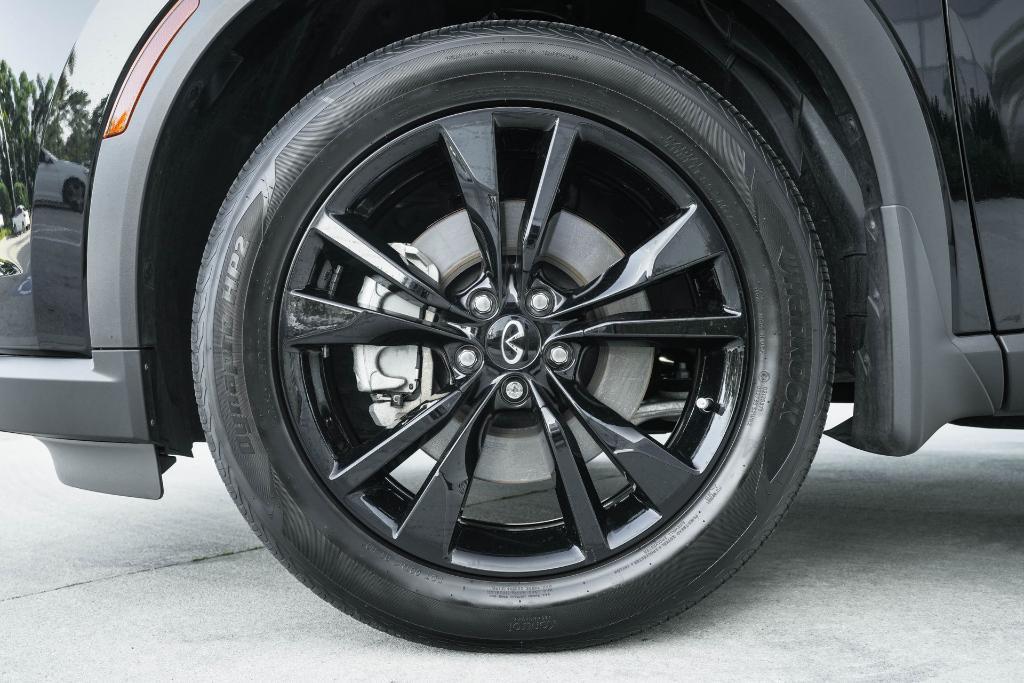 used 2025 INFINITI QX60 car, priced at $45,618