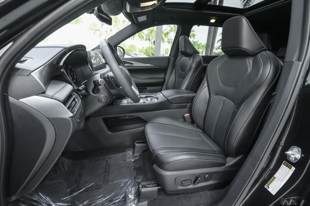 used 2025 INFINITI QX60 car, priced at $45,618