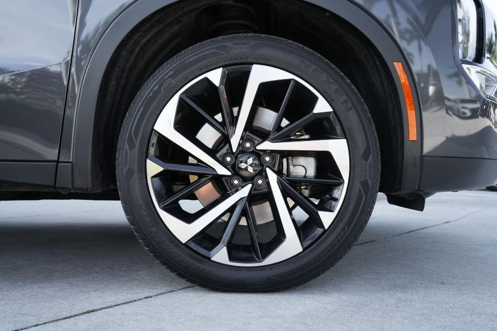 used 2024 Mitsubishi Outlander car, priced at $22,248