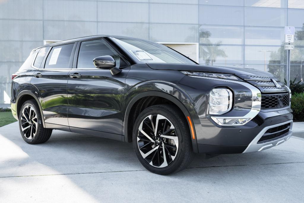 used 2024 Mitsubishi Outlander car, priced at $22,248