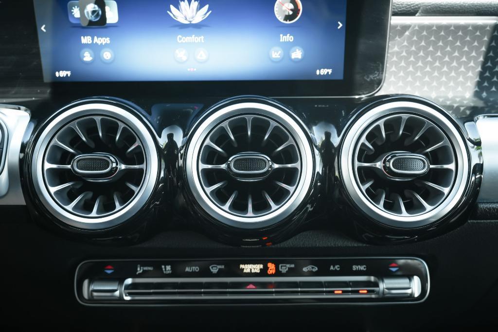 used 2025 Mercedes-Benz GLB 250 car, priced at $37,918