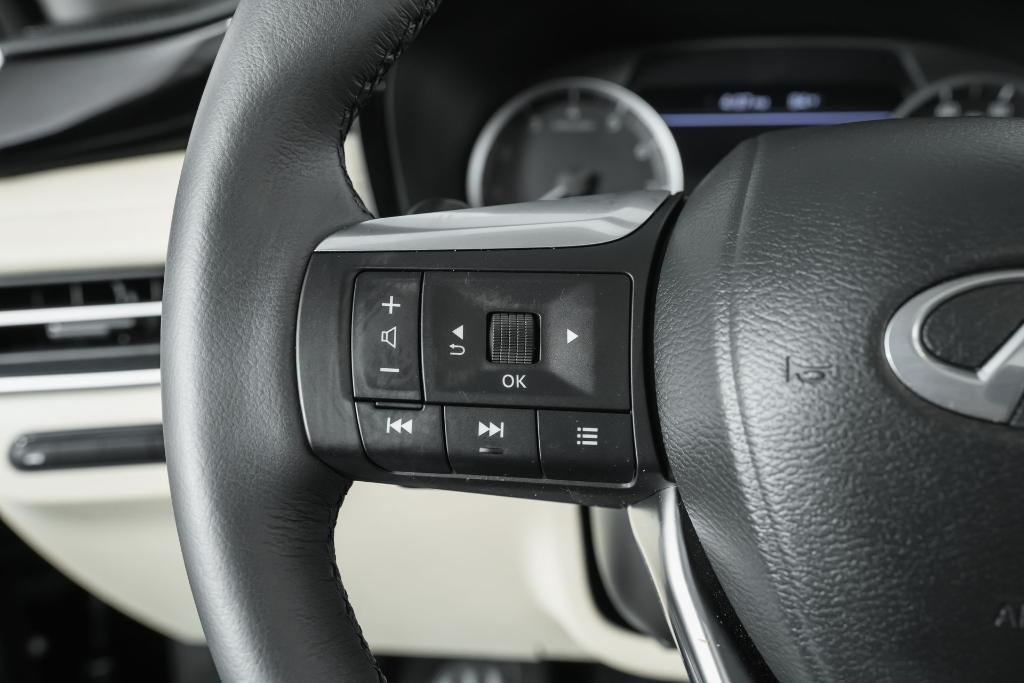 used 2025 INFINITI QX60 car, priced at $41,594
