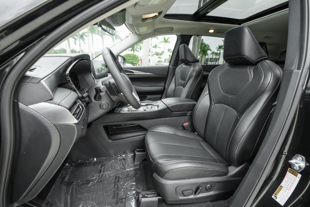 used 2025 INFINITI QX60 car, priced at $45,245
