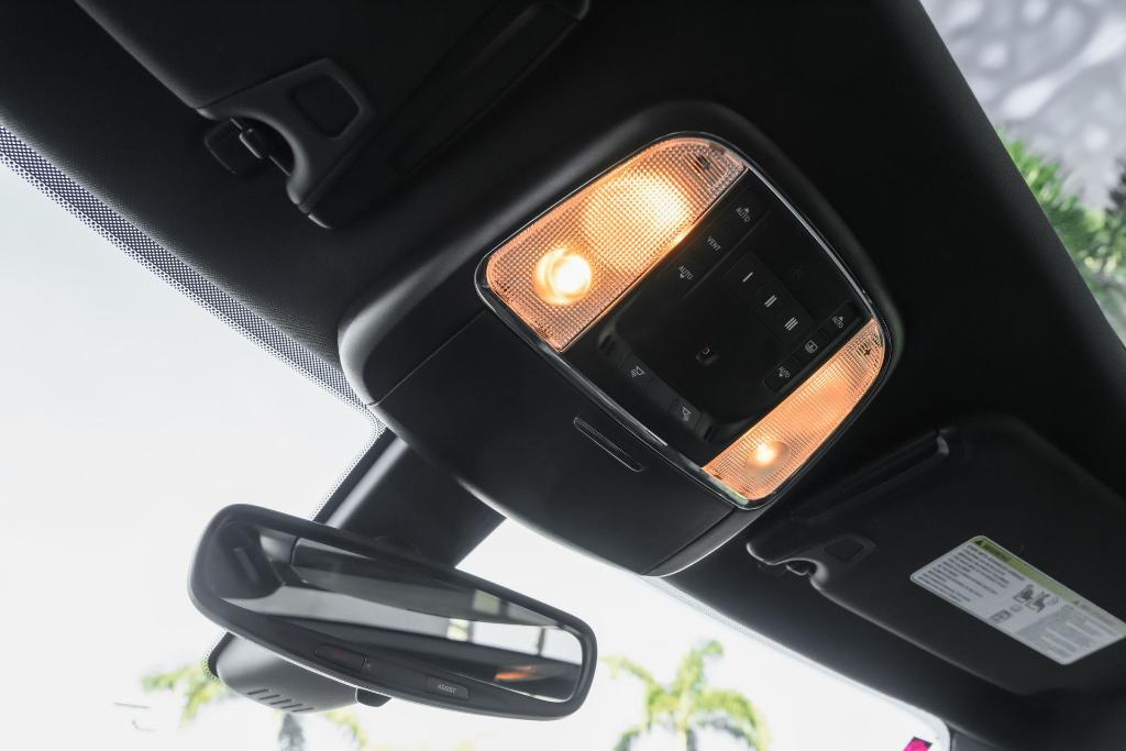 used 2023 Chrysler 300 car, priced at $25,028