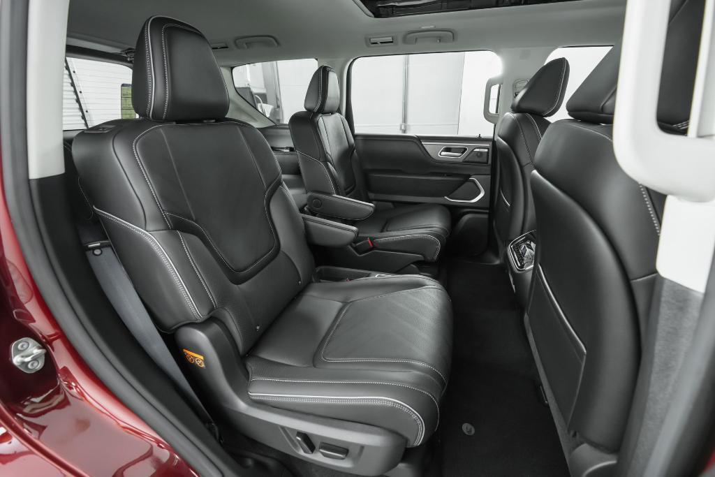 new 2025 INFINITI QX80 car, priced at $89,895