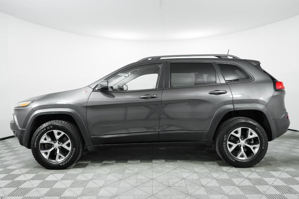 used 2018 Jeep Cherokee car, priced at $19,343