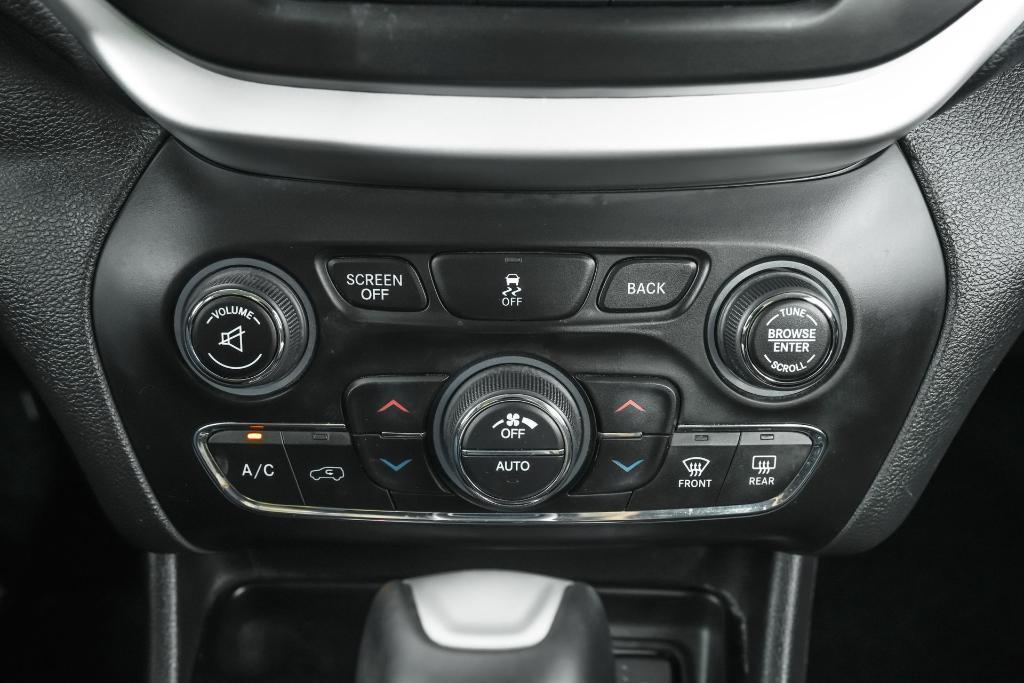 used 2018 Jeep Cherokee car, priced at $19,343