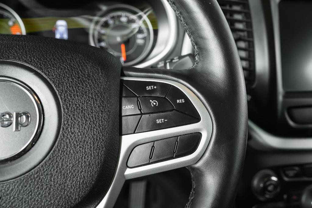 used 2018 Jeep Cherokee car, priced at $19,343