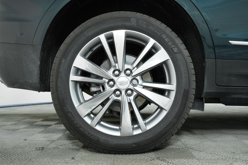 used 2024 Cadillac XT5 car, priced at $45,835