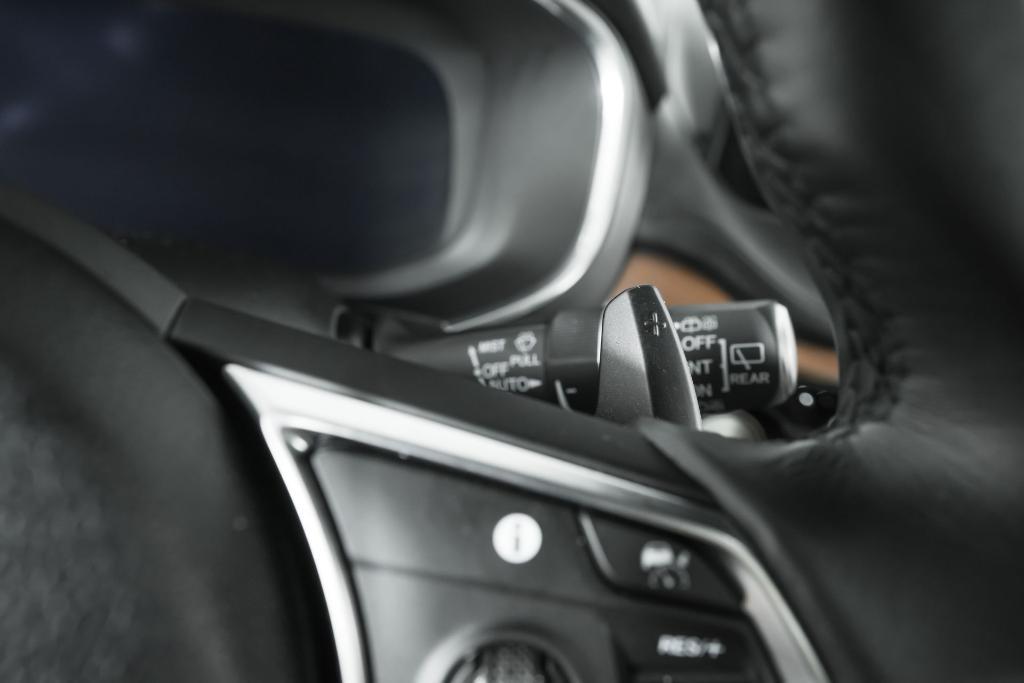 used 2023 Acura MDX car, priced at $40,391