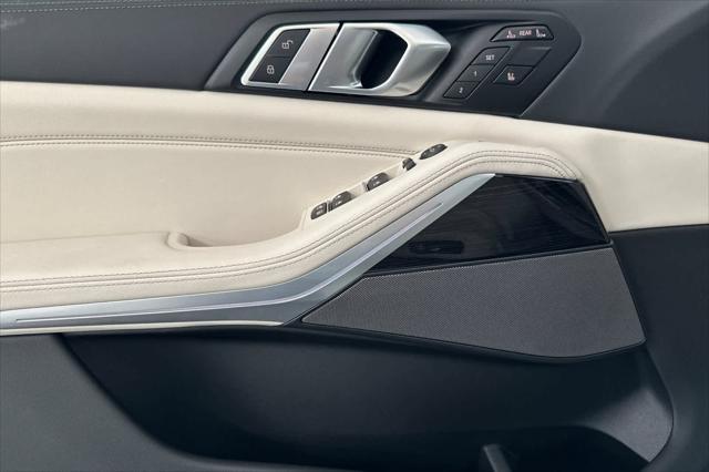 new 2026 BMW X7 car, priced at $103,625