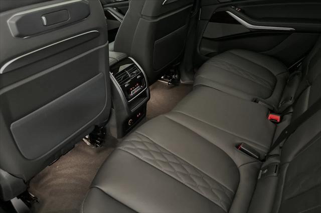 used 2024 BMW X7 car