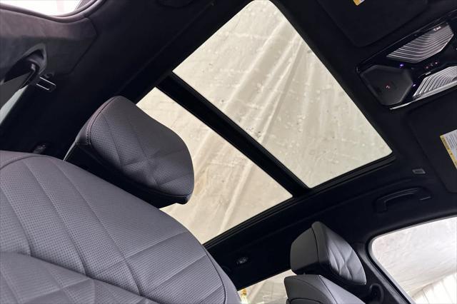 new 2025 BMW X7 car, priced at $91,825