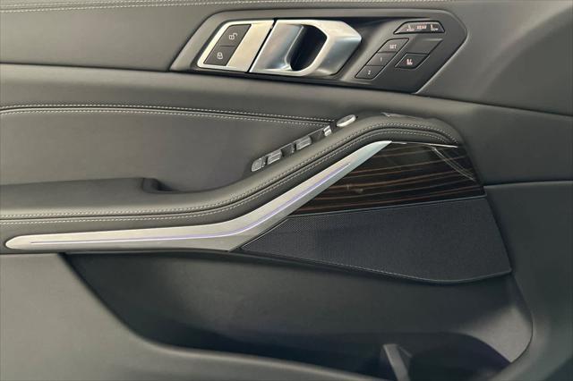 new 2025 BMW X7 car, priced at $91,825