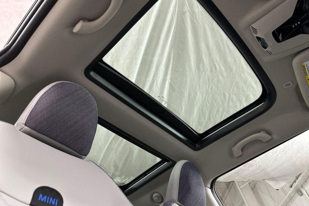 new 2025 MINI Hardtop car, priced at $34,130