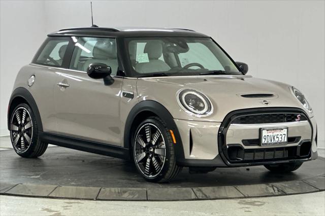 used 2023 MINI Hardtop car, priced at $28,000