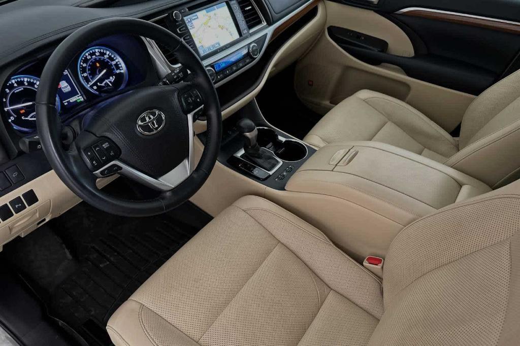 used 2017 Toyota Highlander car, priced at $29,998