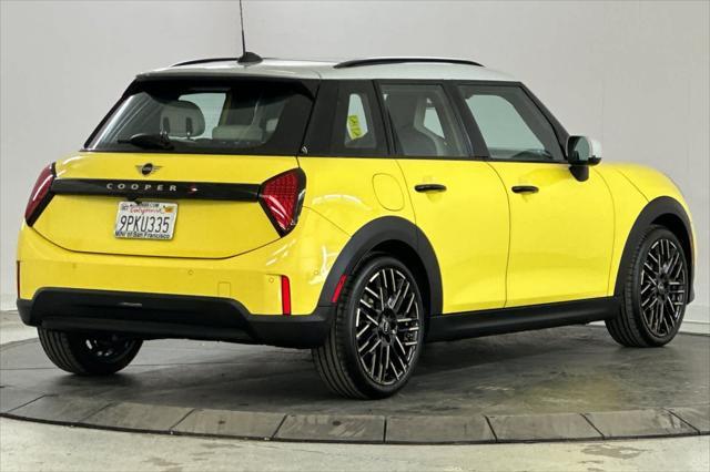 used 2025 MINI Hardtop car, priced at $34,000