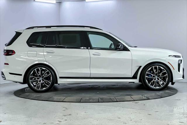 new 2025 BMW X7 car, priced at $118,275