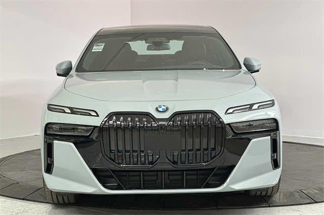 new 2023 BMW 760 car, priced at $122,645
