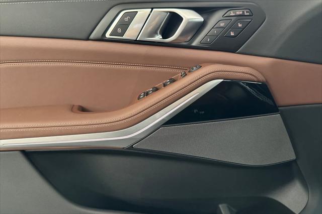 new 2026 BMW X7 car, priced at $109,505