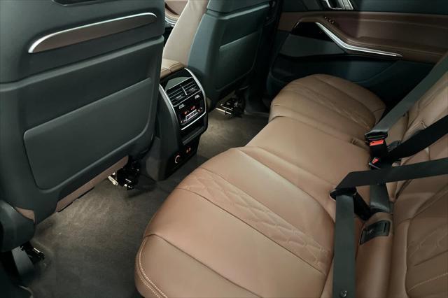 new 2026 BMW X7 car, priced at $109,505