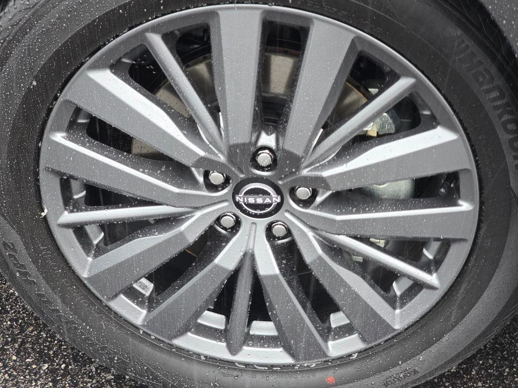 new 2025 Nissan Pathfinder car, priced at $45,410
