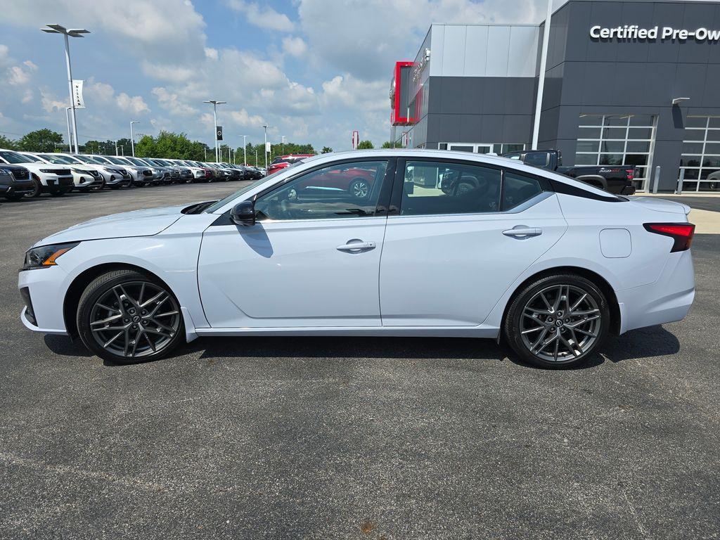 used 2023 Nissan Altima car, priced at $25,999