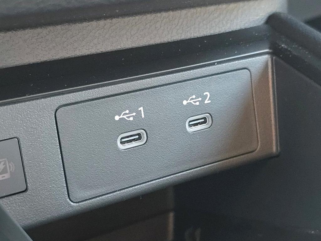 new 2025 Nissan Kicks car, priced at $26,276