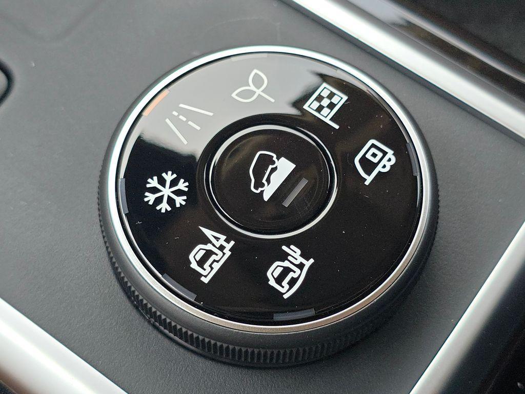 new 2025 Nissan Pathfinder car, priced at $52,152
