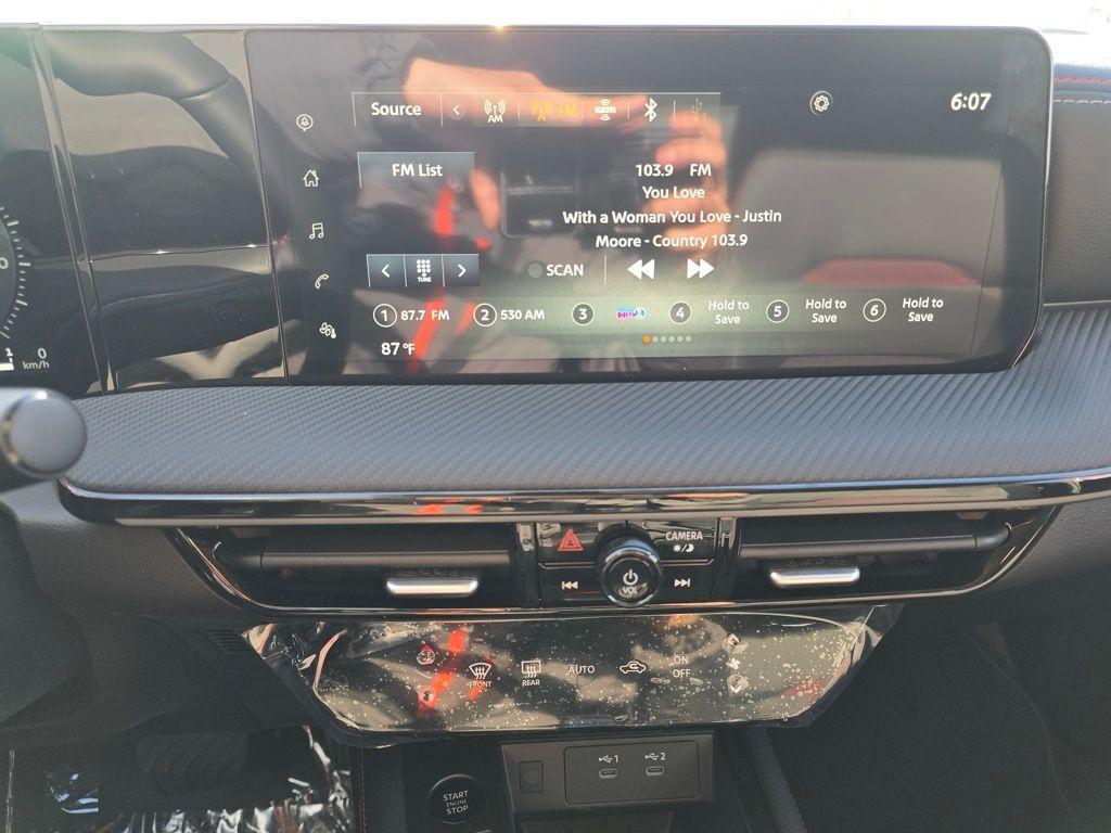 new 2025 Nissan Kicks car, priced at $29,960
