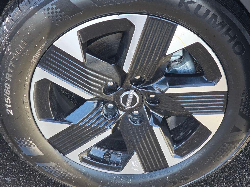 new 2025 Nissan Kicks car, priced at $27,160