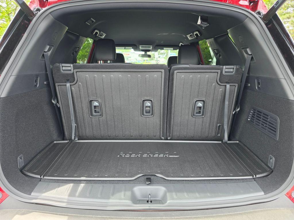 new 2025 Nissan Pathfinder car, priced at $43,209