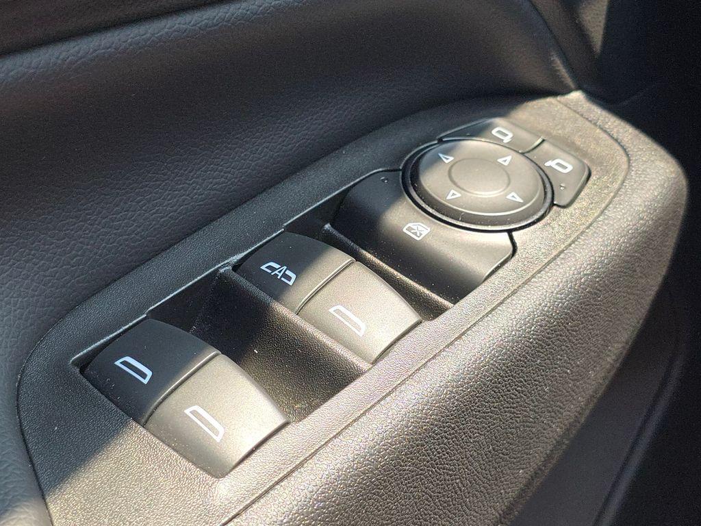 used 2022 Chevrolet Equinox car, priced at $22,999