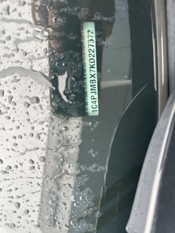 used 2019 Jeep Cherokee car