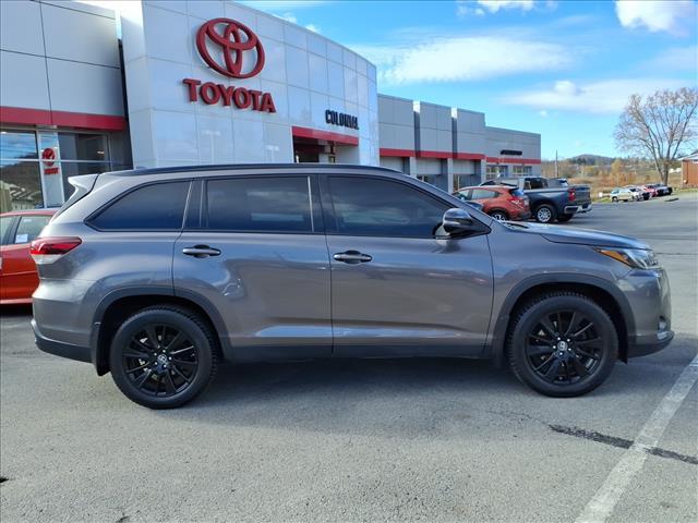 used 2019 Toyota Highlander car, priced at $19,870