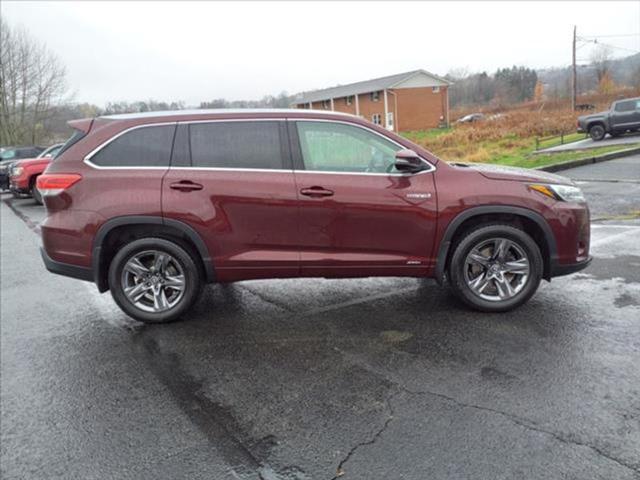 used 2019 Toyota Highlander Hybrid car, priced at $31,999