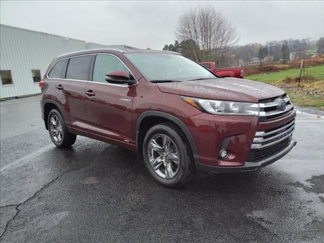 used 2019 Toyota Highlander Hybrid car, priced at $31,999