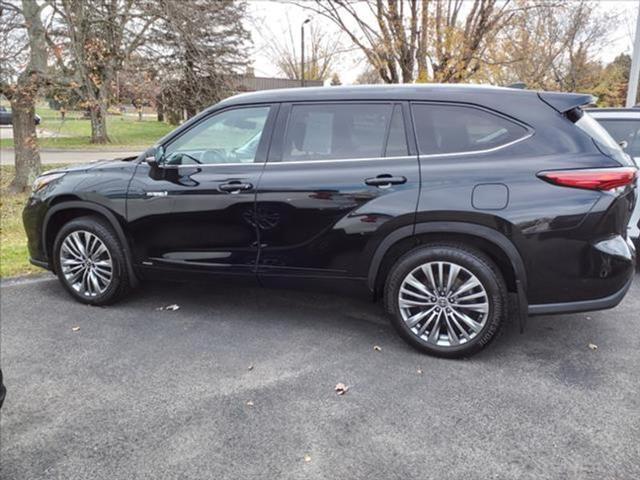 used 2021 Toyota Highlander Hybrid car, priced at $39,848