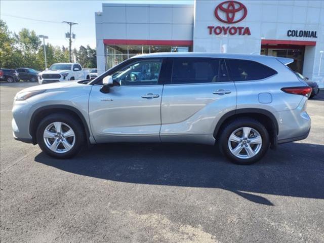 used 2020 Toyota Highlander Hybrid car, priced at $32,999