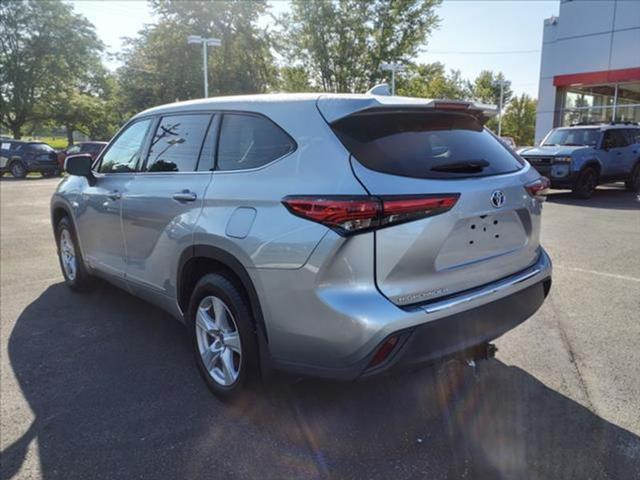 used 2020 Toyota Highlander Hybrid car, priced at $32,999