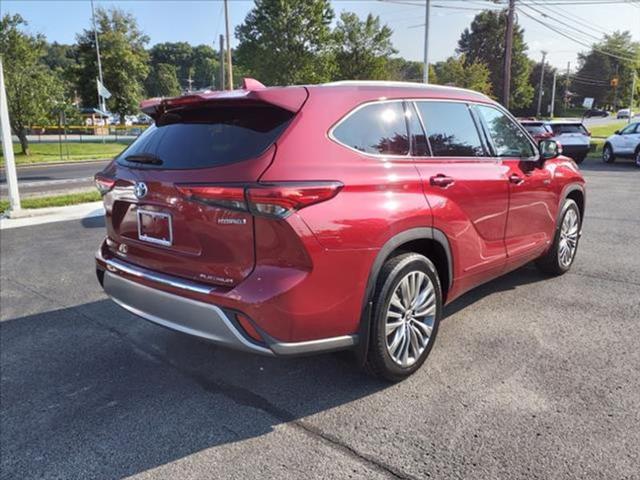 used 2021 Toyota Highlander Hybrid car, priced at $42,999