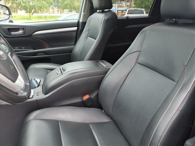 used 2019 Toyota Highlander car, priced at $26,400