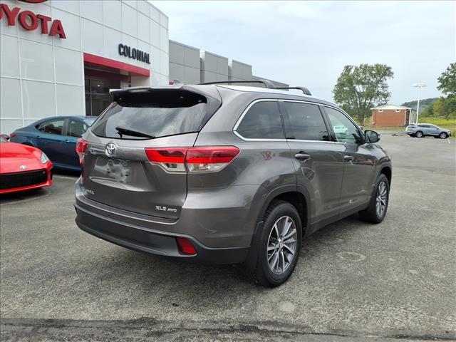 used 2019 Toyota Highlander car, priced at $26,400
