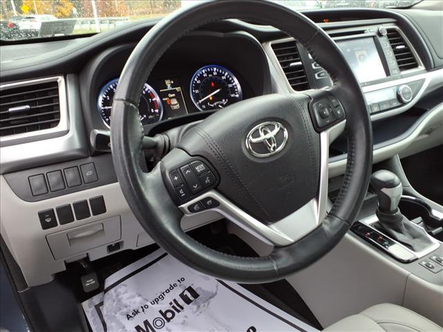 used 2015 Toyota Highlander car, priced at $14,798