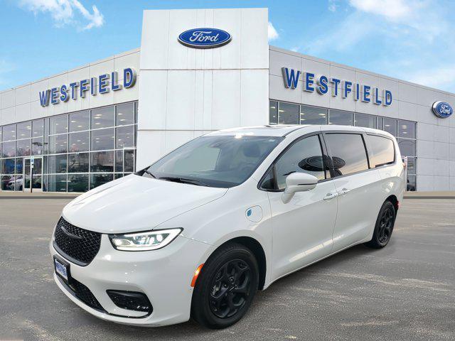 used 2022 Chrysler Pacifica Hybrid car, priced at $38,995