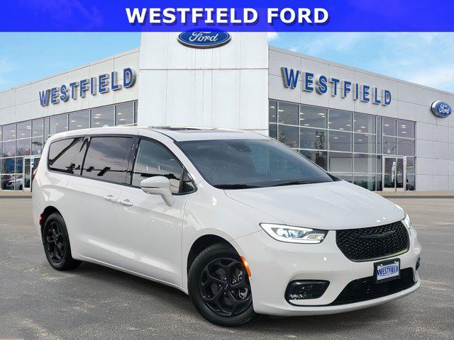 used 2022 Chrysler Pacifica Hybrid car, priced at $38,995