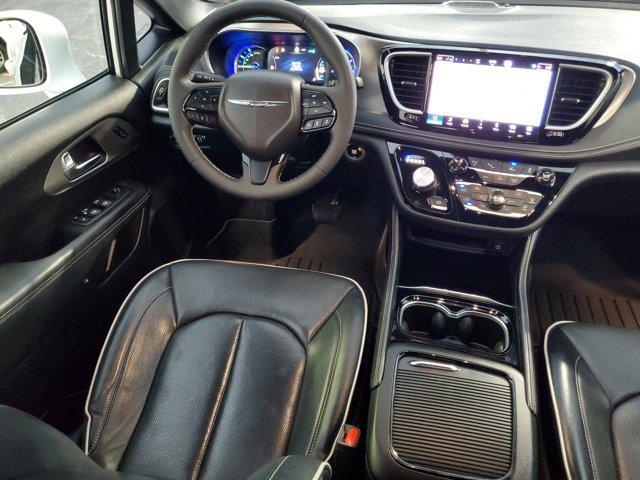 used 2022 Chrysler Pacifica Hybrid car, priced at $38,995