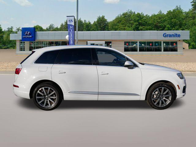 used 2019 Audi Q7 car, priced at $19,690