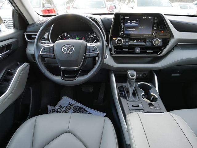 used 2020 Toyota Highlander car, priced at $33,290